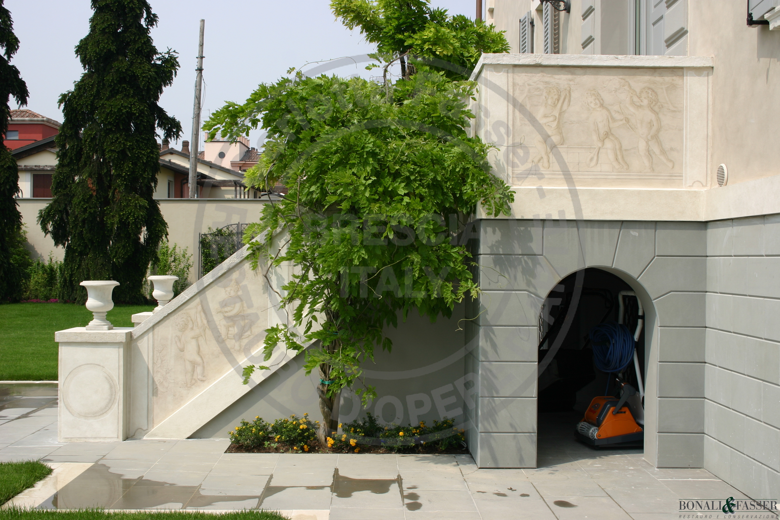 Palazzo Savoldo, scala esterna sul parco