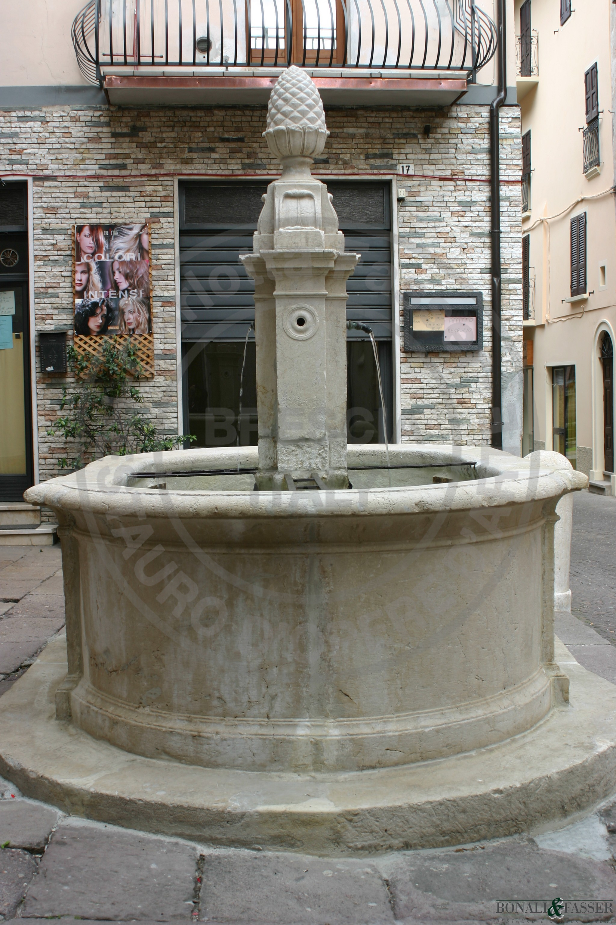 Fontana in Bovegno dopo l'intervento di restauro